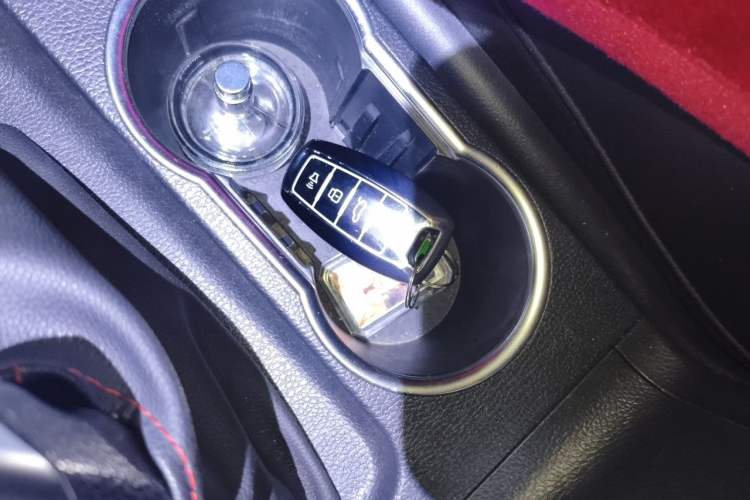 Used Haval M6 2019 1.5T Manual Two-Wheel Drive Elite Version China V Standard Vehicle Key
