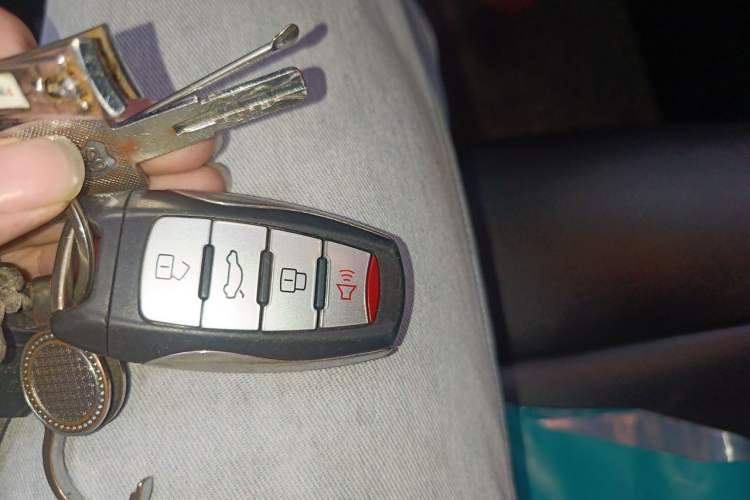Used Haval M6 2019 1.5T DCT Two-Wheel Drive Elite Version China VI Standard Vehicle Key