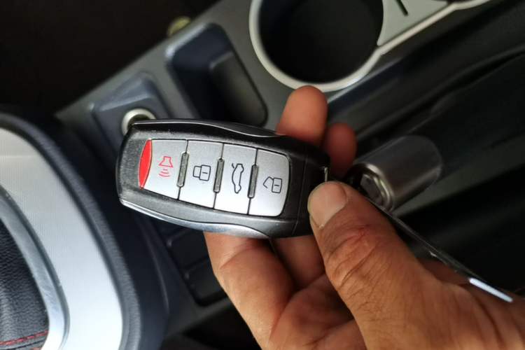 Used Haval M6 2019 1.5T Manual Two-Wheel Drive Elite Version China VI Standard Vehicle Key