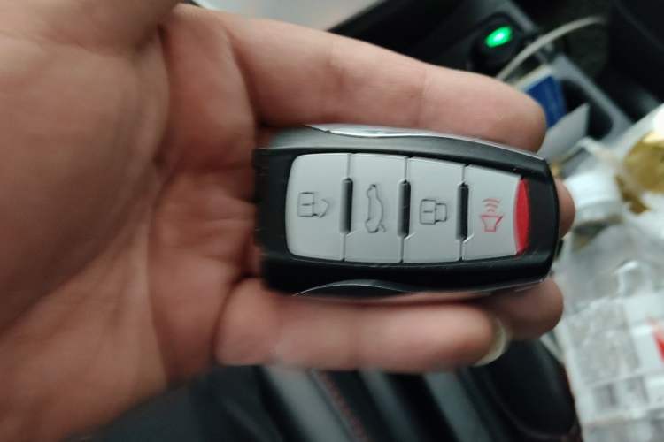 Used Haval M6 2019 1.5T DCT Two-Wheel Drive Elite Version China V Standard Vehicle Key