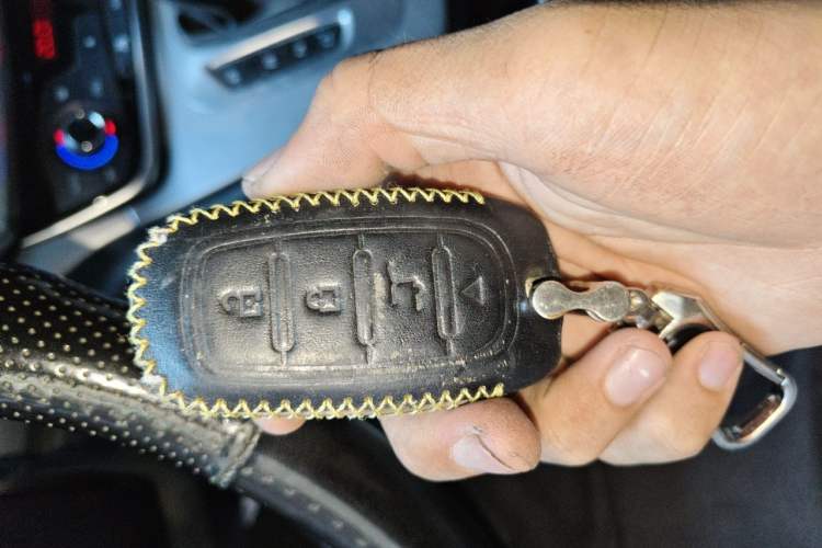 Used Haval M6 2019 1.5T DCT Two-Wheel Drive Elite Version China V Standard Vehicle Key
