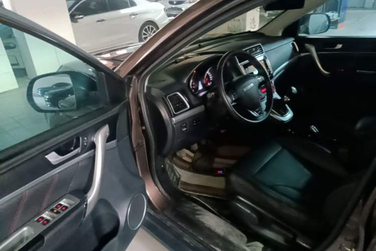 Used Haval M6 2019 1.5T Manual Two-Wheel Drive Elite Version China VI Standard Driver Seat