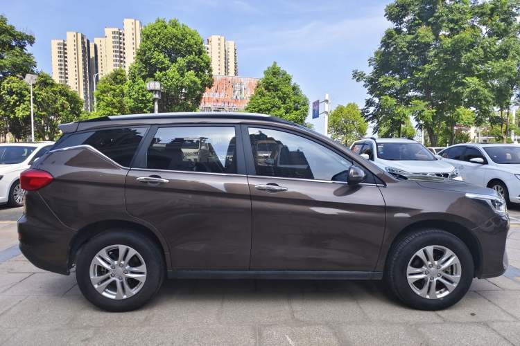 Used Haval M6 2019 1.5T DCT Two-Wheel Drive Elite Version China VI Standard Exterior 2