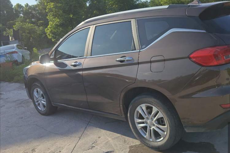 Used Haval M6 2019 1.5T DCT Two-Wheel Drive Elite Version China V Standard Exterior 3