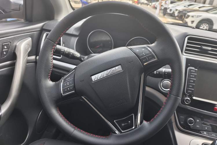 Used Haval M6 2019 1.5T DCT Two-Wheel Drive Elite Version China VI Standard Interior 2