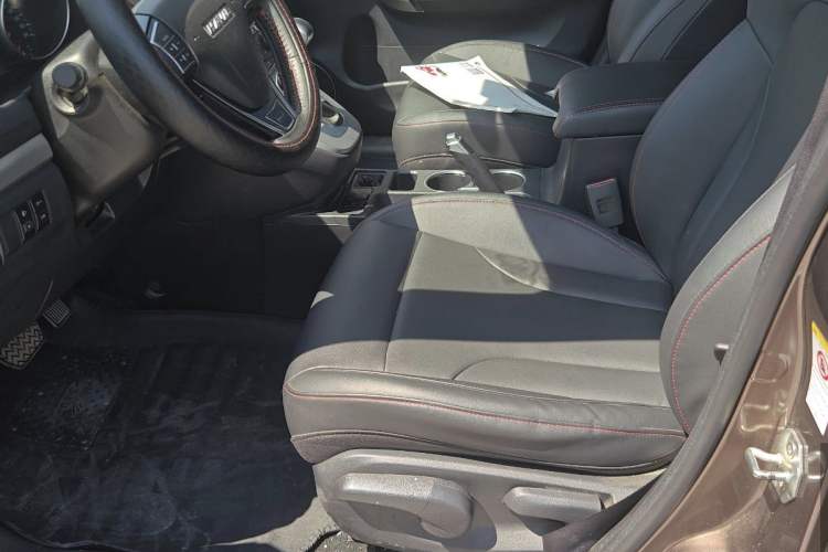 Used Haval M6 2019 1.5T DCT Two-Wheel Drive Elite Version China V Standard Interior 3