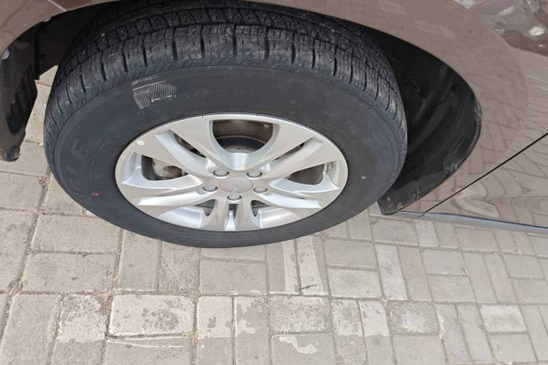 Used Haval M6 2019 1.5T DCT Two-Wheel Drive Value Edition China VI Standard Left Front Wheel Hub