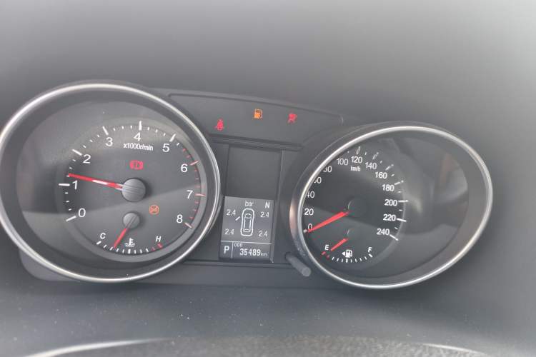 Used Haval M6 2019 1.5T DCT Two-Wheel Drive Elite Version China VI Standard Odometer Close Up