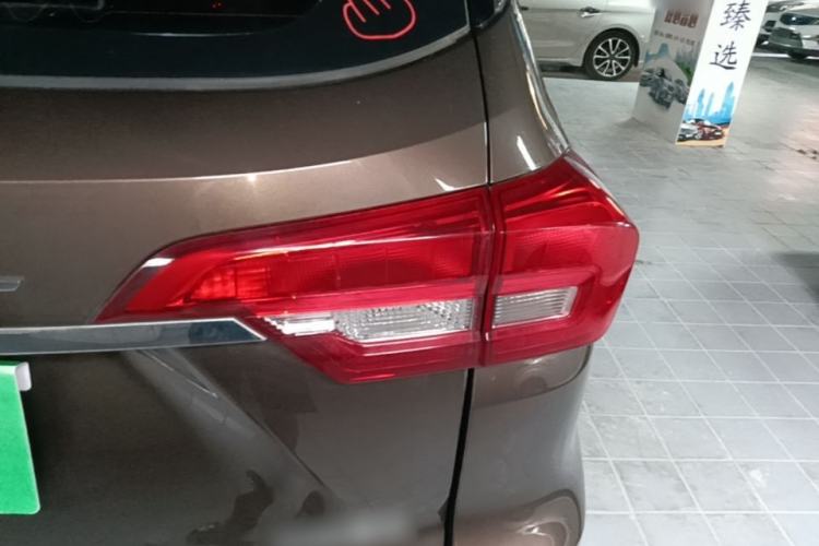 Used Haval M6 2019 1.5T Manual Two-Wheel Drive Elite Version China VI Standard Right Rear Taillight