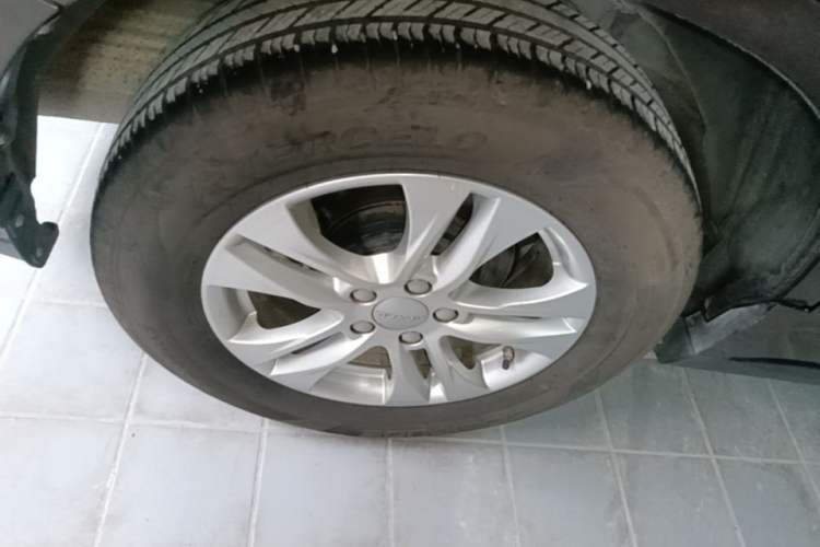 Used Haval M6 2019 1.5T Manual Two-Wheel Drive Elite Version China VI Standard Right Rear Wheel Hub