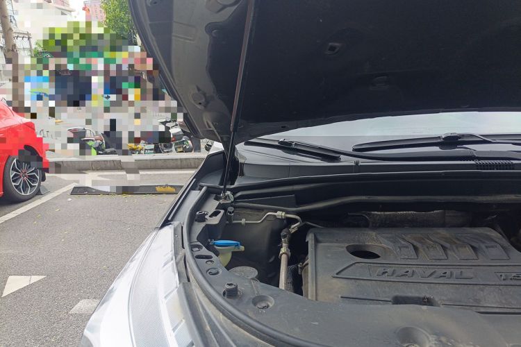 Used Haval M6 2019 1.5T DCT Two-Wheel Drive Value Edition China VI Standard Engine Bay Right