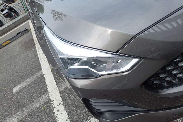 Used Haval M6 2019 1.5T DCT Two-Wheel Drive Value Edition China VI Standard Right Front Headlight