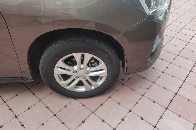 Used Haval M6 2019 1.5T DCT Two-Wheel Drive Elite Version China V Standard Right Front Wheel Hub