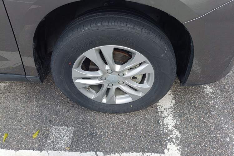 Used Haval M6 2019 1.5T DCT Two-Wheel Drive Value Edition China VI Standard Right Front Wheel Hub