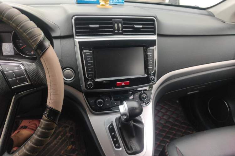 Used Haval M6 2019 1.5T DCT Two-Wheel Drive Value Edition China VI Standard Audio And AC Panel