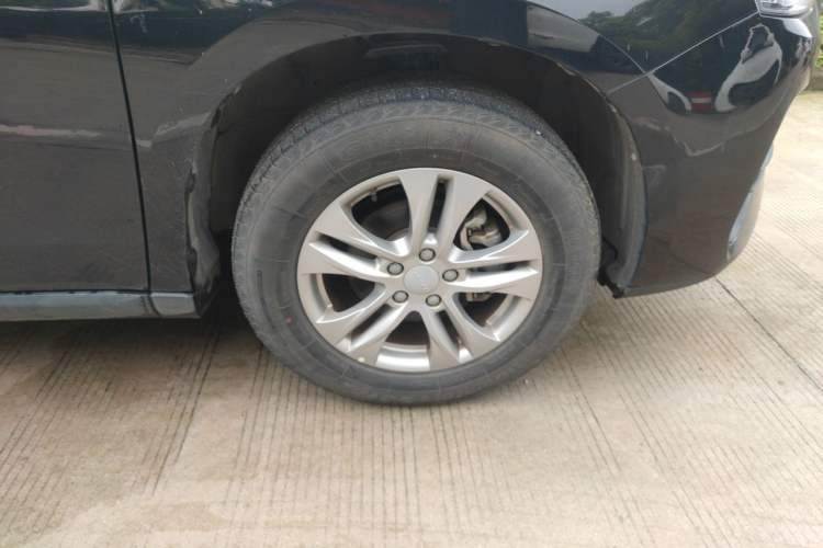 Used Haval M6 2019 1.5T DCT Two-Wheel Drive Value Edition China VI Standard Right Front Wheel Hub