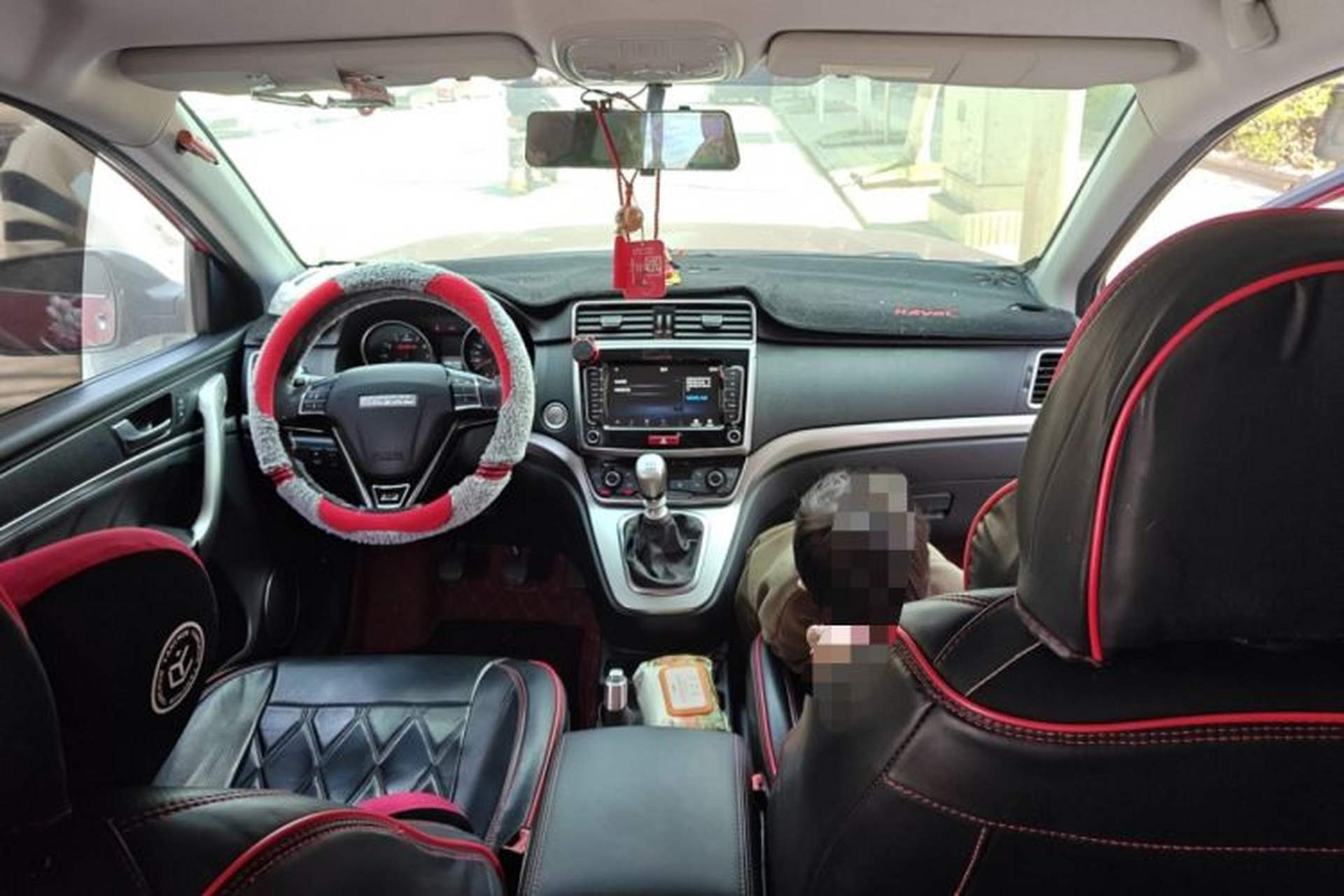 Used Haval M6 2019 1.5T Manual Two-Wheel Drive Urban Version China VI Standard Center Console