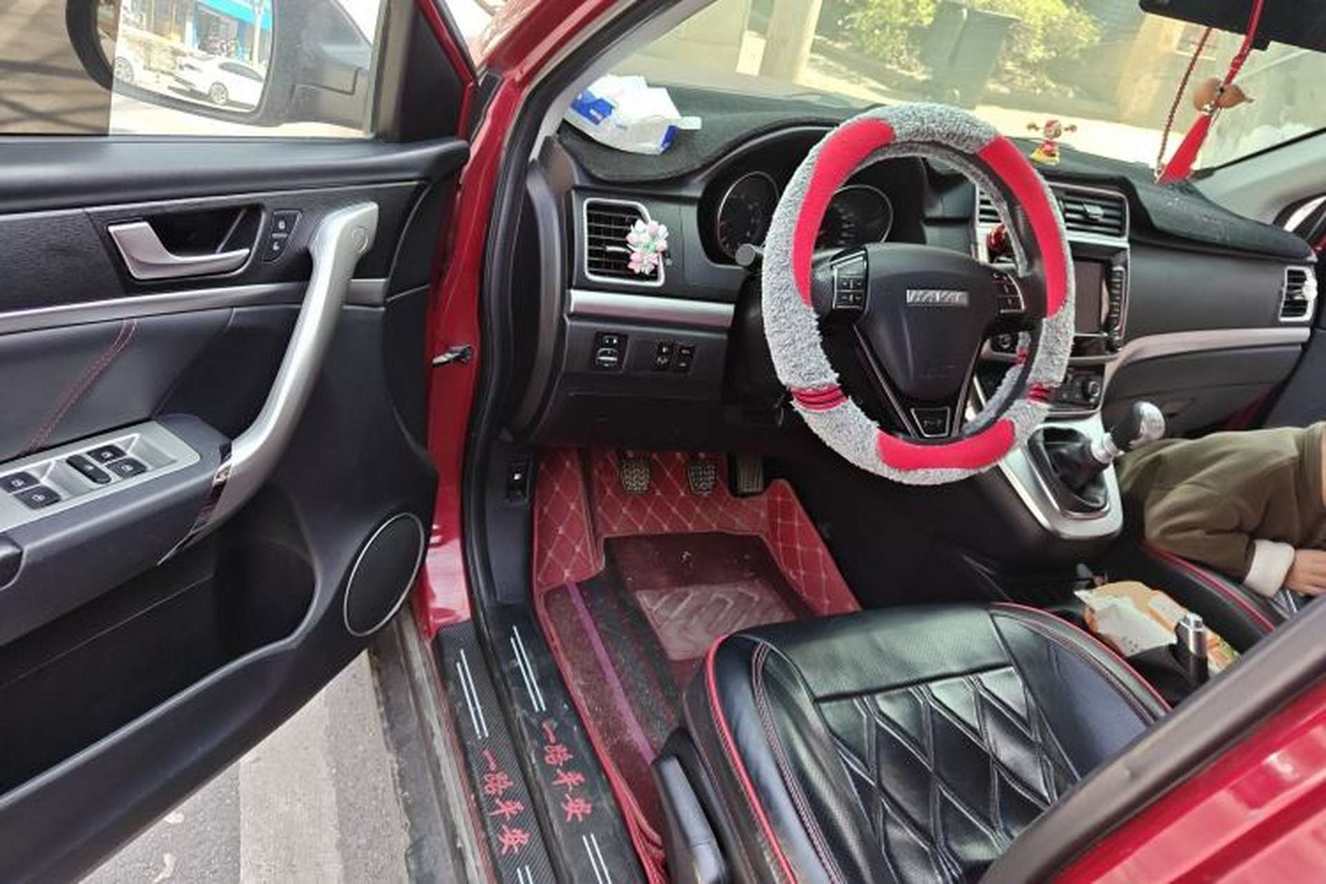 Used Haval M6 2019 1.5T Manual Two-Wheel Drive Urban Version China VI Standard Driver Seat