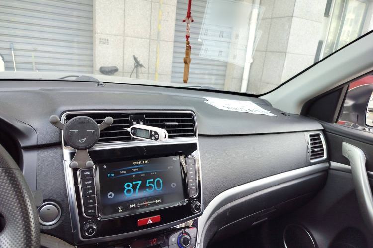 Used Haval M6 2019 1.5T Manual Two-Wheel Drive Urban Version China VI Standard Center Console