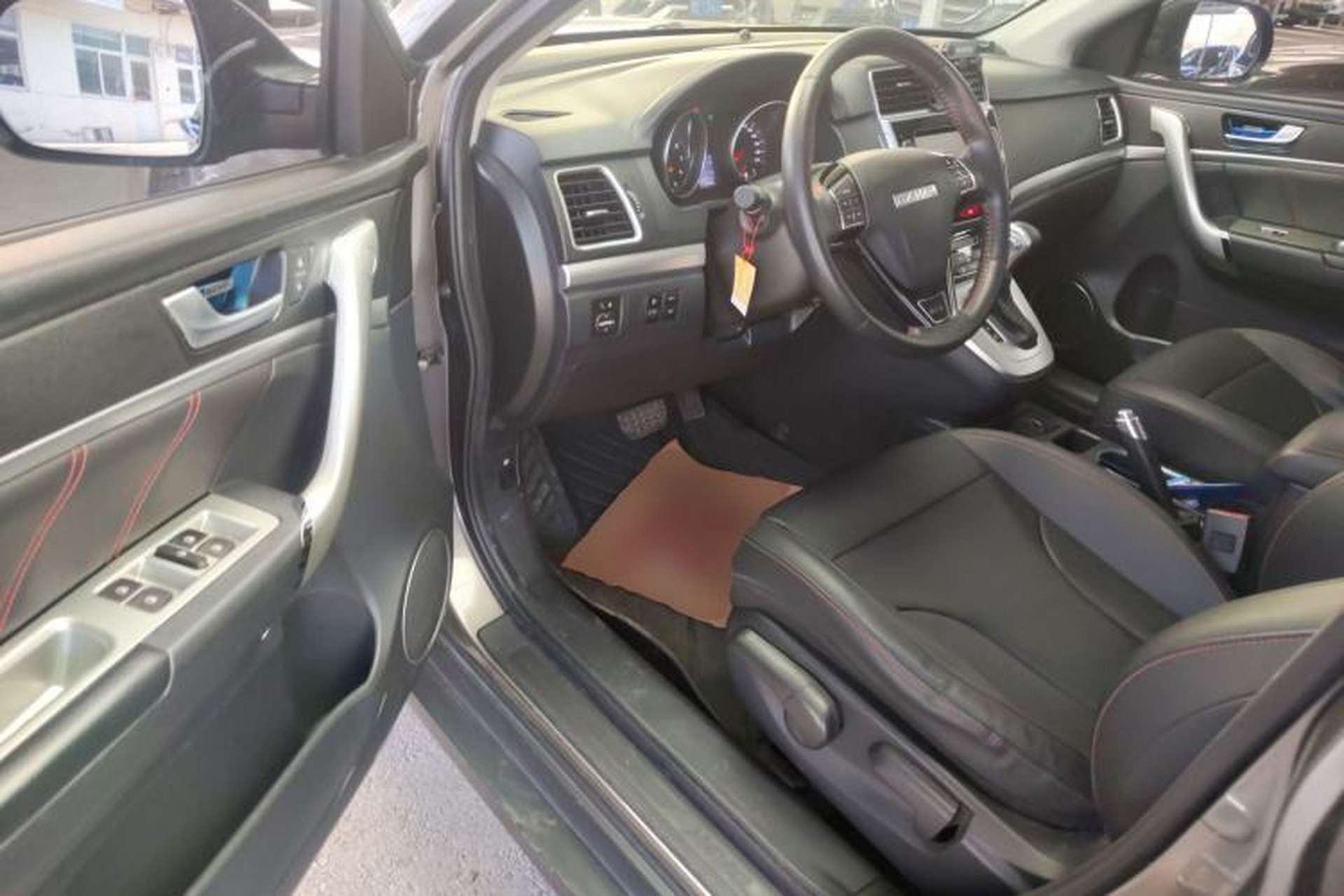 Used Haval M6 2019 1.5T DCT Two-Wheel Drive Elite Version China VI Standard Driver Seat