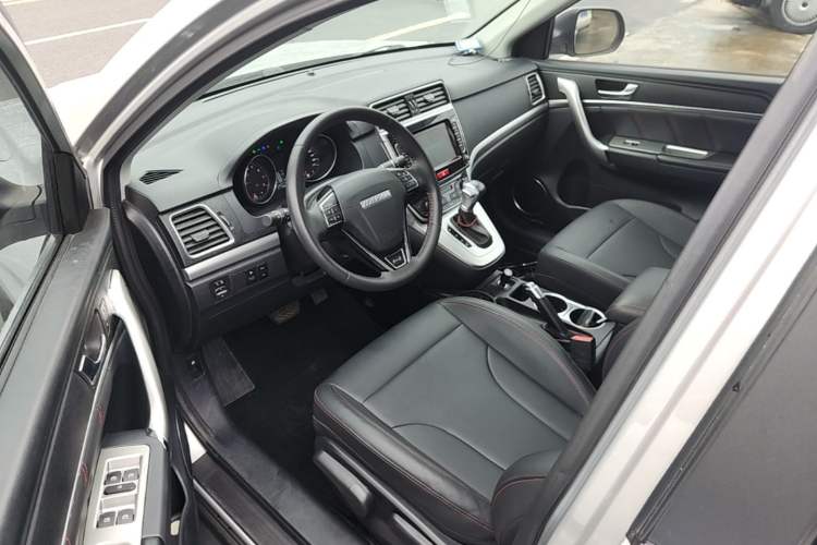 Used Haval M6 2019 1.5T DCT Two-Wheel Drive Elite Version China VI Standard Driver Seat