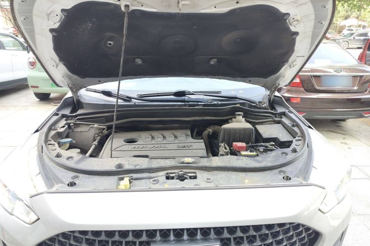 Used Haval M6 2019 1.5T Manual Two-Wheel Drive Urban Version China VI Standard Engine Bay