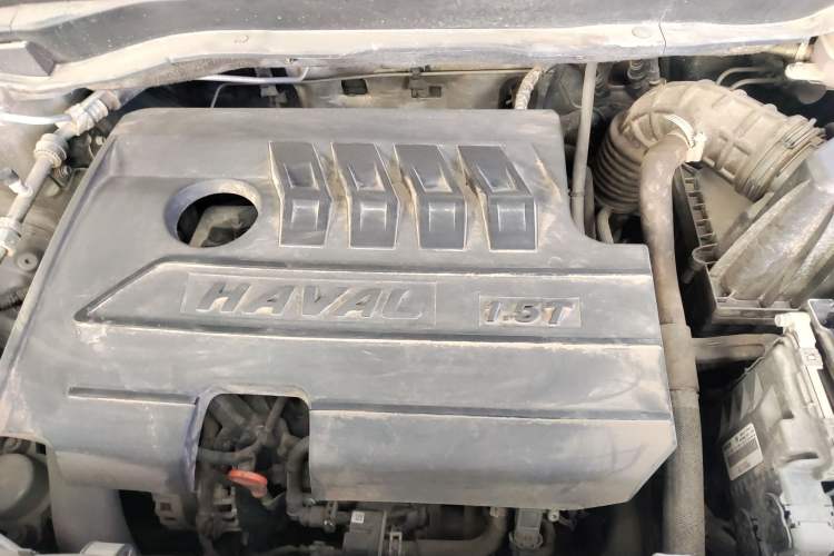 Used Haval M6 2019 1.5T DCT Two-Wheel Drive Elite Version China VI Standard Engine Bay