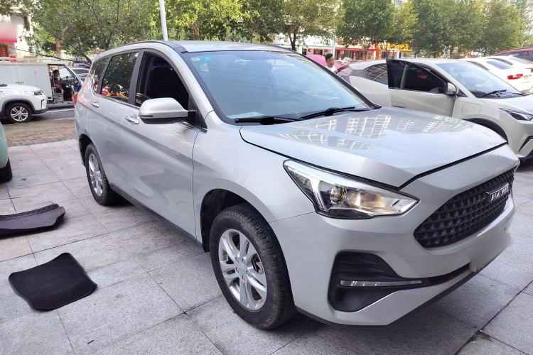Used Haval M6 2019 1.5T Manual Two-Wheel Drive Urban Version China VI Standard Front Right 45 Deg