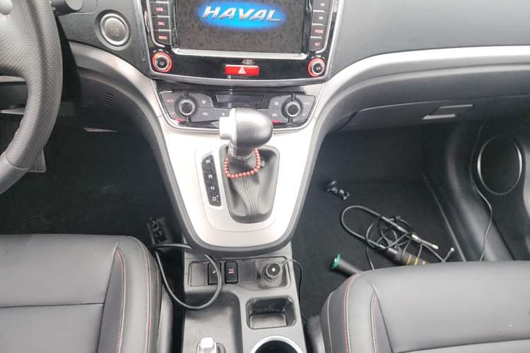 Used Haval M6 2019 1.5T DCT Two-Wheel Drive Elite Version China VI Standard Gear Lever