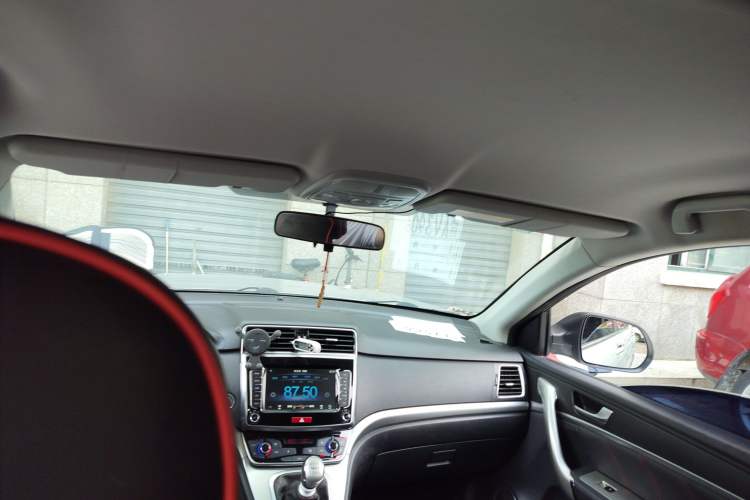 Used Haval M6 2019 1.5T Manual Two-Wheel Drive Urban Version China VI Standard Headliner