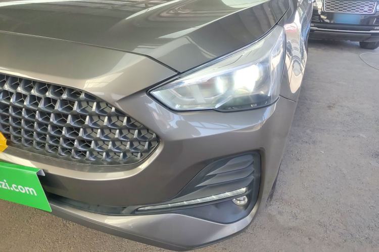 Used Haval M6 2019 1.5T DCT Two-Wheel Drive Elite Version China VI Standard Left Front Headlight