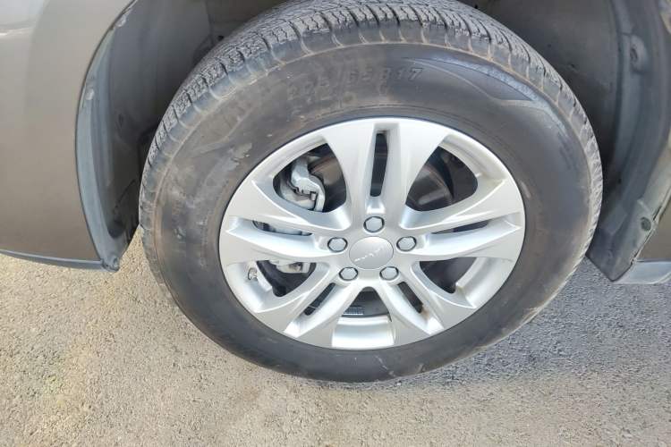 Used Haval M6 2019 1.5T DCT Two-Wheel Drive Elite Version China VI Standard Left Front Wheel Hub