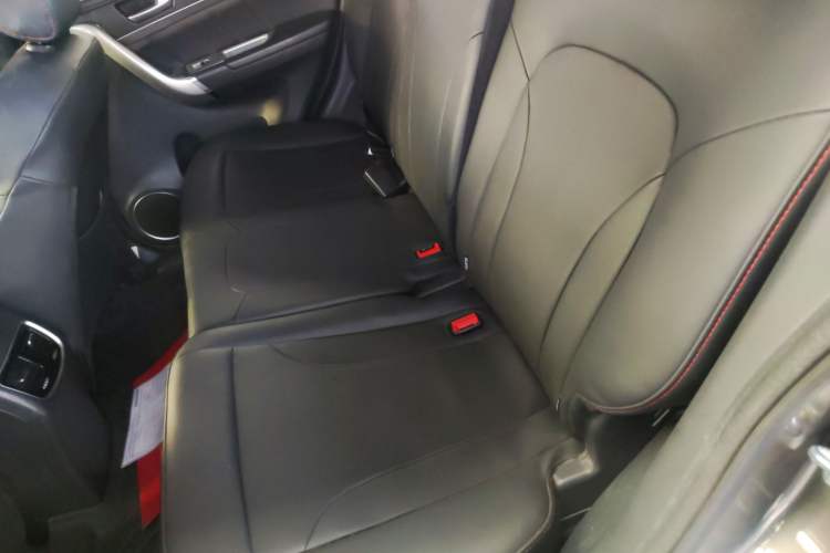 Used Haval M6 2019 1.5T DCT Two-Wheel Drive Elite Version China VI Standard Left Rear Seat