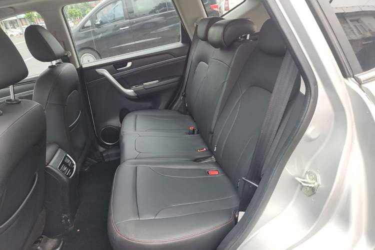 Used Haval M6 2019 1.5T DCT Two-Wheel Drive Elite Version China VI Standard Left Rear Seat