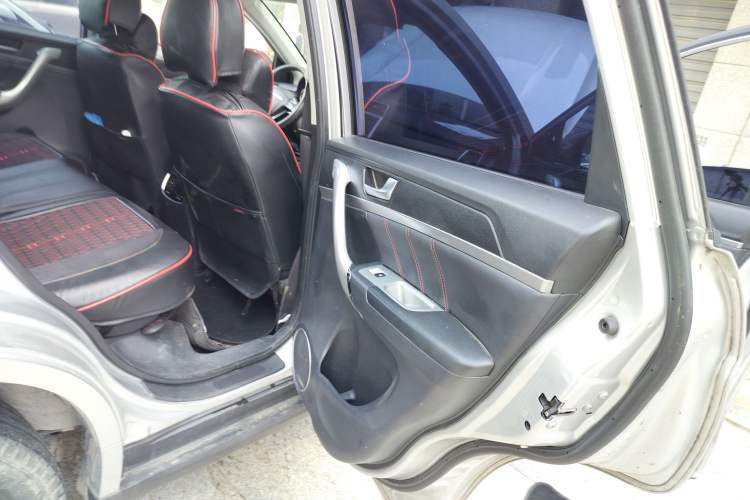 Used Haval M6 2019 1.5T Manual Two-Wheel Drive Urban Version China VI Standard Right Rear Door Interior