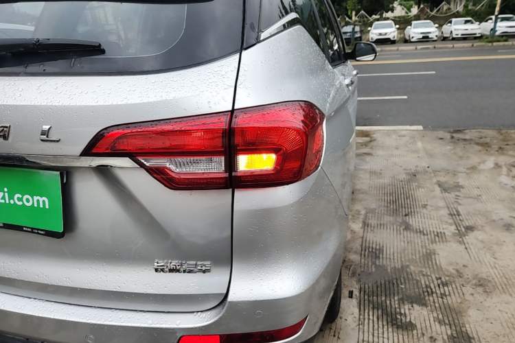 Used Haval M6 2019 1.5T DCT Two-Wheel Drive Elite Version China VI Standard Right Rear Taillight