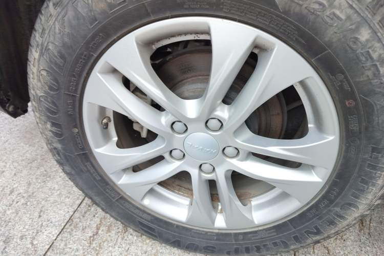 Used Haval M6 2019 1.5T Manual Two-Wheel Drive Urban Version China VI Standard Right Rear Wheel Hub