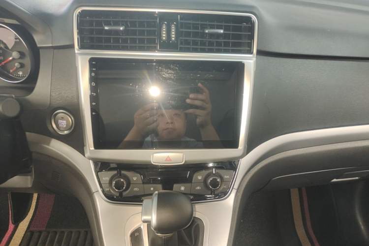 Used Haval M6 2019 1.5T DCT Two-Wheel Drive Value Edition China VI Standard Audio And AC Panel