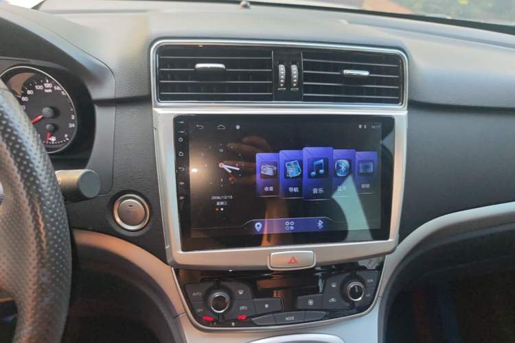 Used Haval M6 2019 1.5T Manual Two-Wheel Drive Urban Version China VI Standard Audio And AC Panel