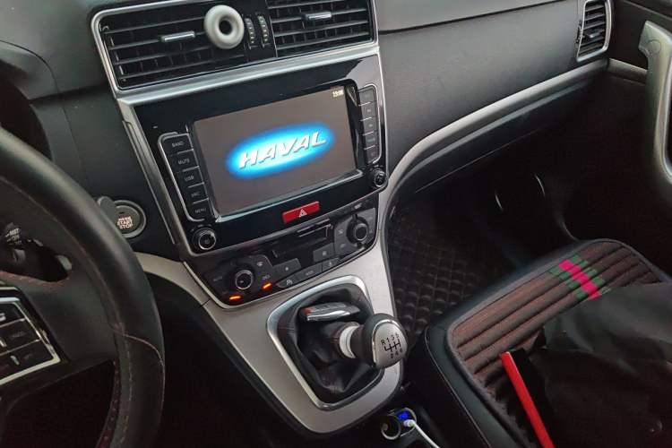 Used Haval M6 2019 1.5T Manual Two-Wheel Drive Elite Version China VI Standard Audio And AC Panel