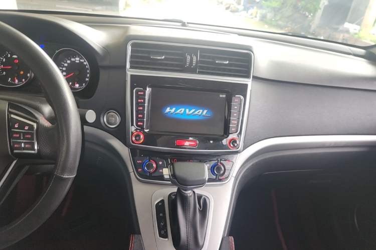 Used Haval M6 2019 1.5T DCT Two-Wheel Drive Elite Version China V Standard Audio And AC Panel