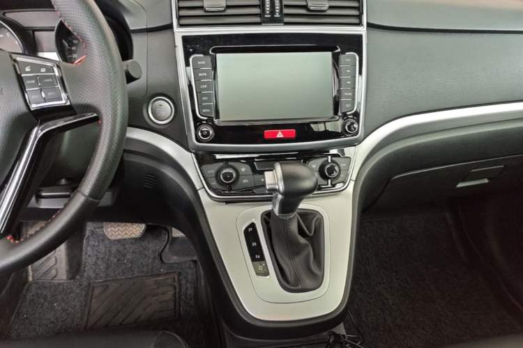Used Haval M6 2019 1.5T DCT Two-Wheel Drive Elite Version China VI Standard Audio And AC Panel