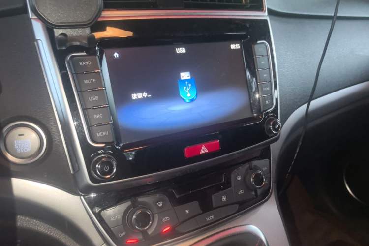 Used Haval M6 2019 1.5T Manual Two-Wheel Drive Elite Version China VI Standard Audio And AC Panel