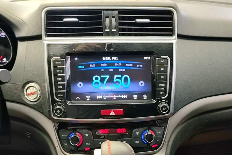 Used Haval M6 2019 1.5T DCT Two-Wheel Drive Value Edition China VI Standard Audio And AC Panel