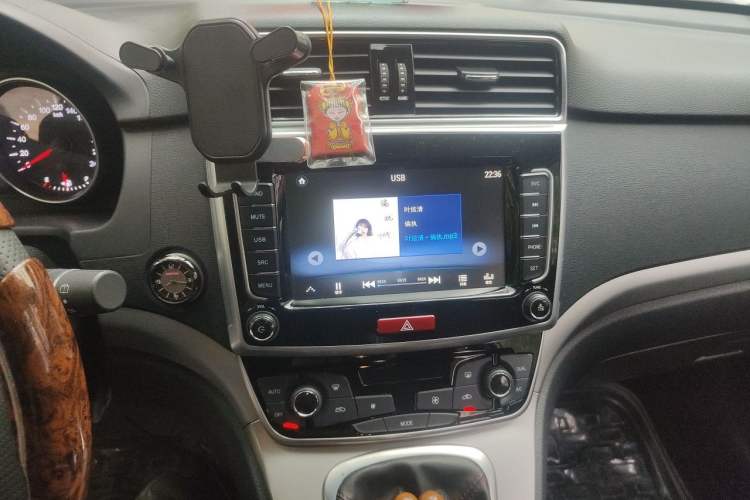 Used Haval M6 2019 1.5T Manual Two-Wheel Drive Elite Version China VI Standard Audio And AC Panel