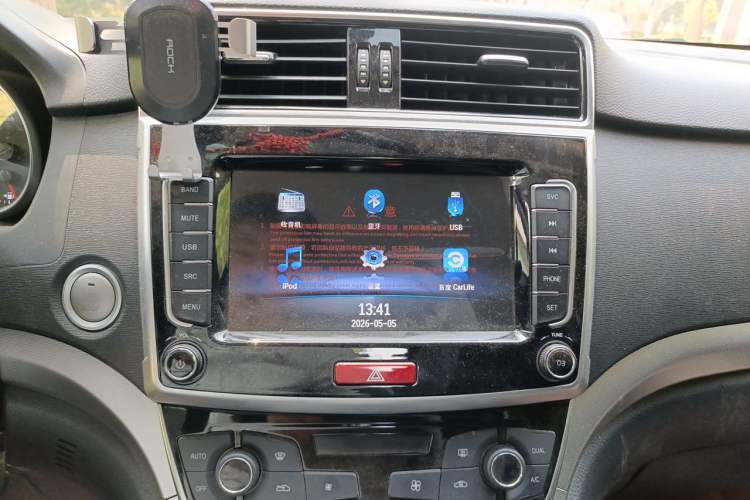 Used Haval M6 2019 1.5T Manual Two-Wheel Drive Urban Version China V Standard Audio And AC Panel