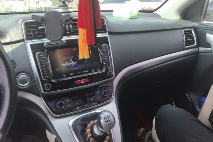 Used Haval M6 2019 1.5T Manual Two-Wheel Drive Elite Version China VI Standard Audio And AC Panel