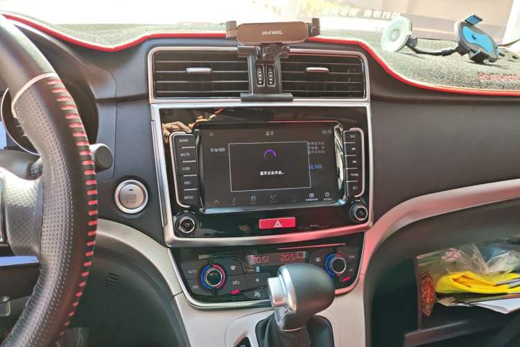 Used Haval M6 2019 1.5T DCT Two-Wheel Drive Elite Version China VI Standard Audio And AC Panel