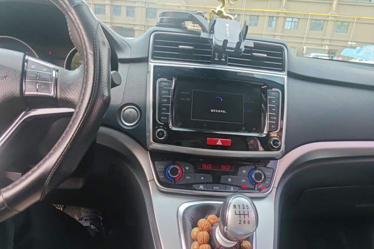 Used Haval M6 2019 1.5T Manual Two-Wheel Drive Elite Version China VI Standard Audio And AC Panel