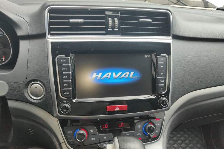 Used Haval M6 2019 1.5T DCT Two-Wheel Drive Elite Version China V Standard Audio And AC Panel
